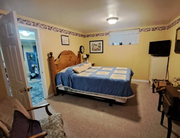 yellow suite 3